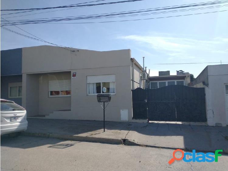 Casa con tres dormitorios