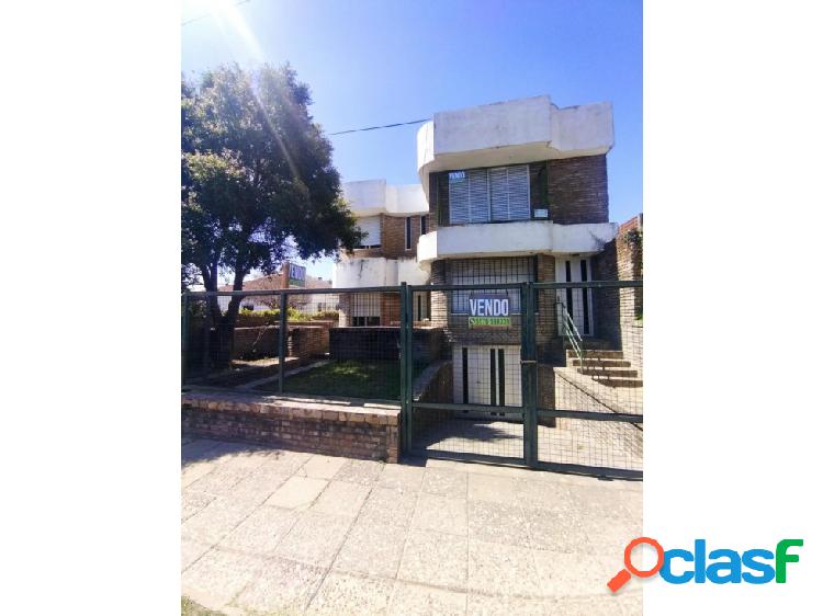 Casa y departamento en venta. Apto edificio. San Lorenzo,