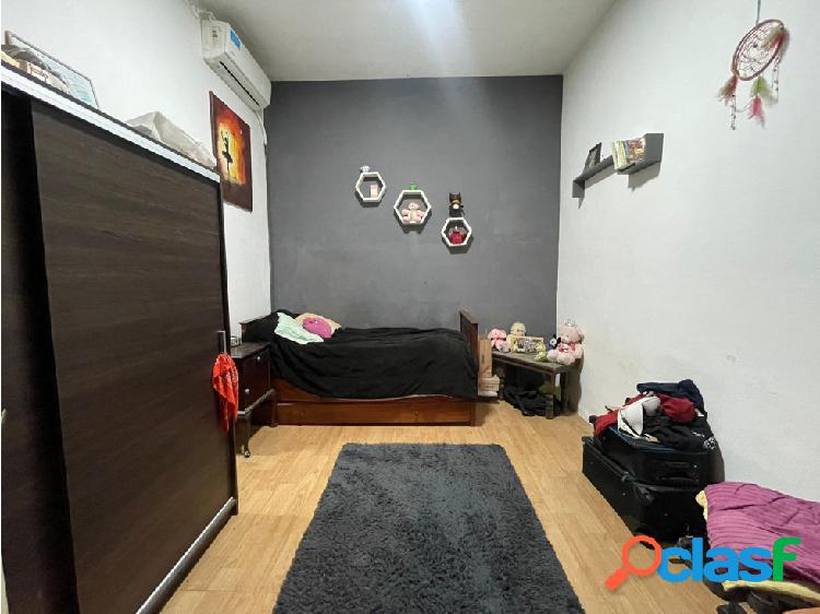 EN VENTA CASA 3 DORMITORIOS UBICADA EN CALLE COURREGES