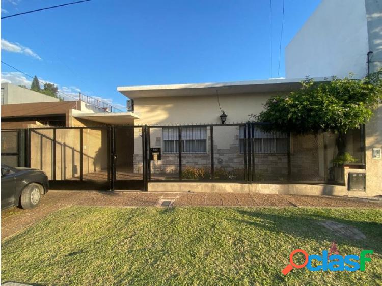 CASA EN VENTA POSADAS AL 500 ITUZAINGO IMPECABLE!!!!