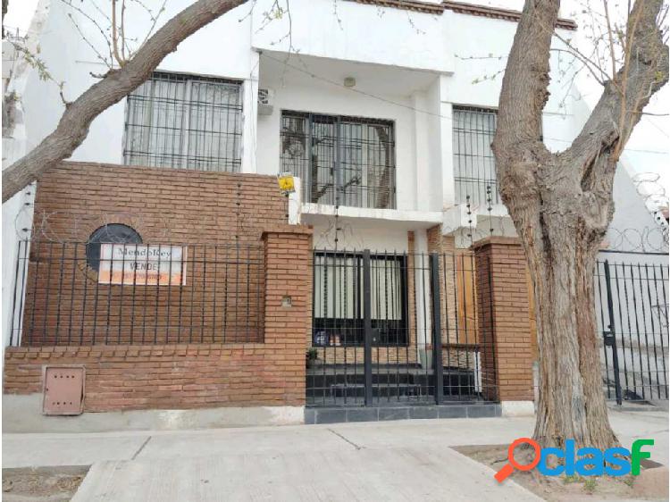 VENTA CASA 2 PLANTAS- B° JARDIN TRAPICHE, ZONA PRIVILEGIADA