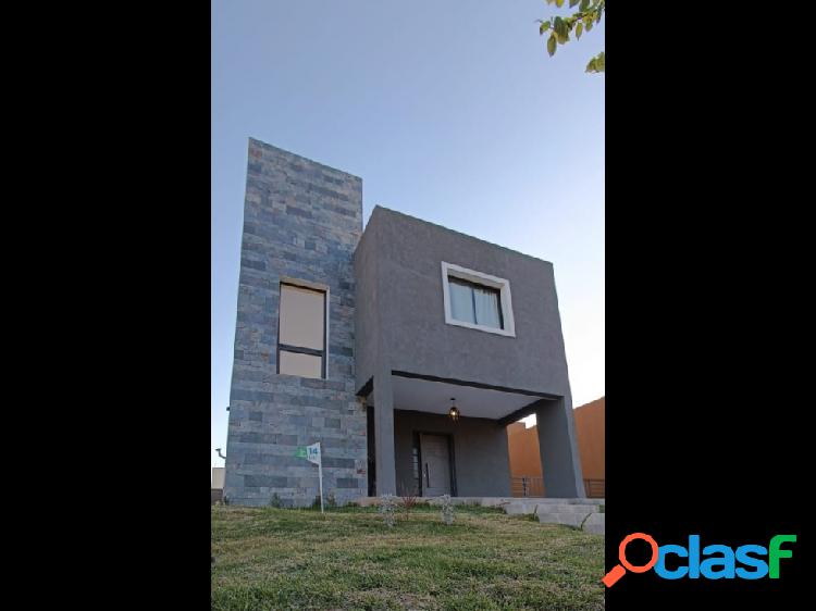 VENTA CASA EN TEJAS 4 CON PILETA A ESTRENAR